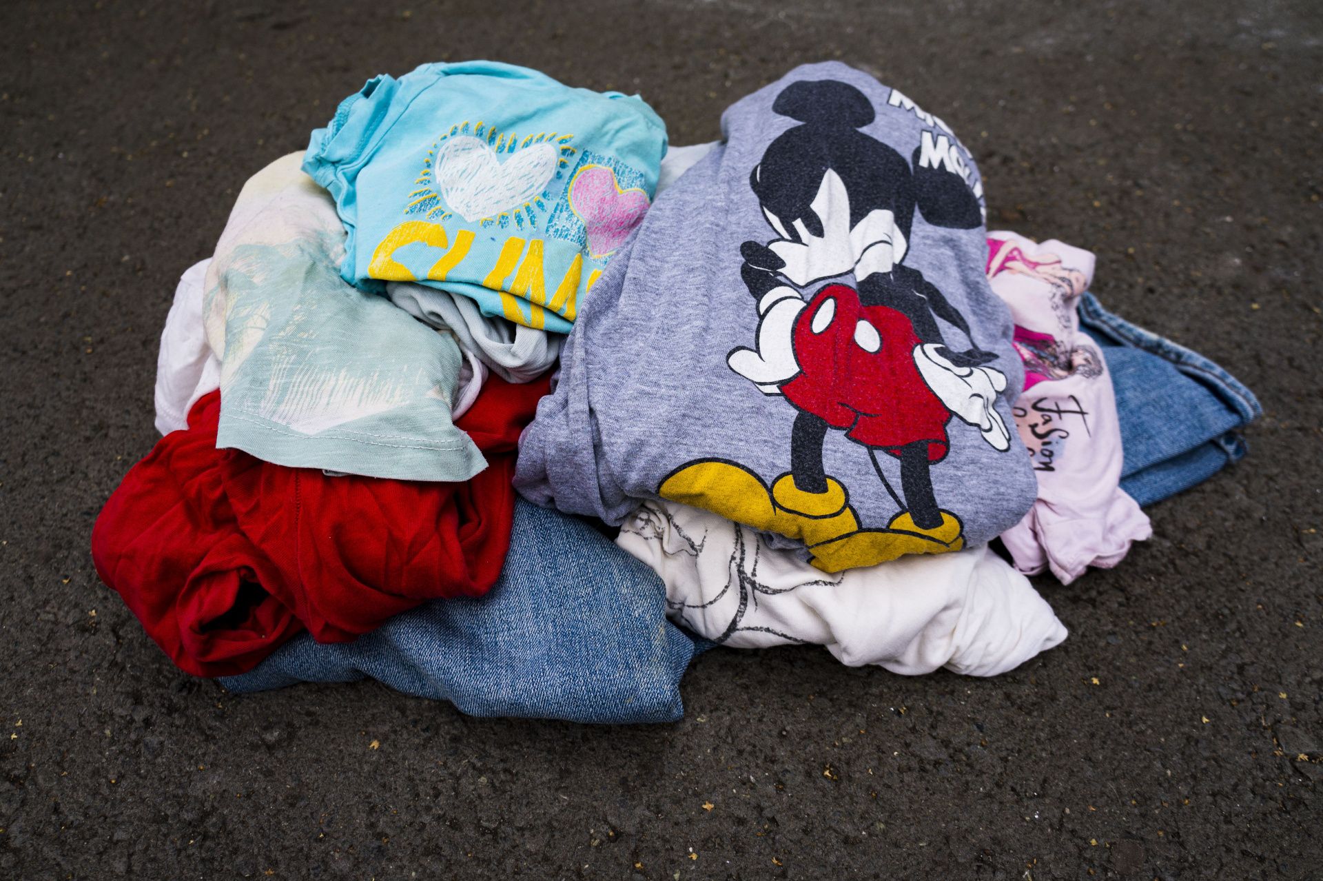 Куда сдать ненужные вещи